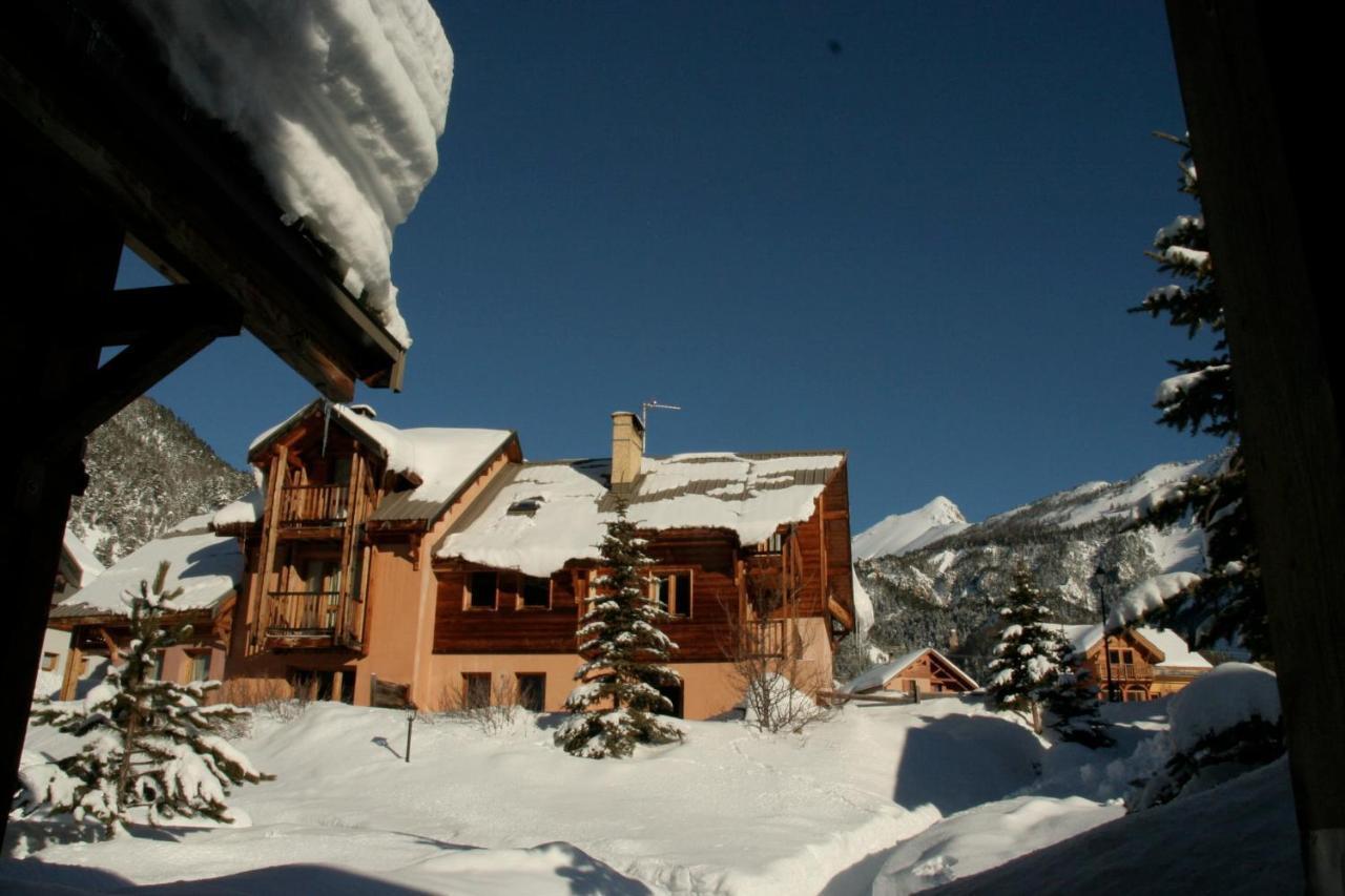 Le Leyrier Hameau Des Chazals Nevache Hautes Alpes מראה חיצוני תמונה